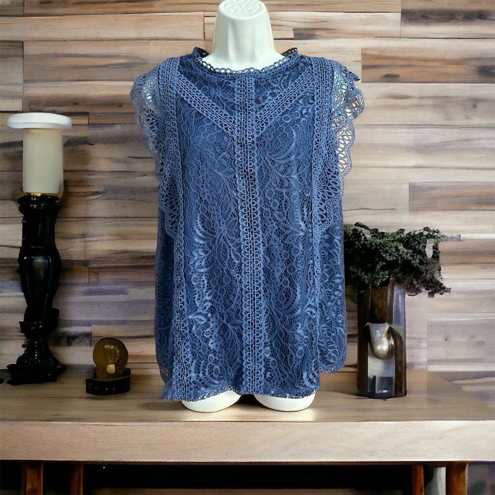 Cable & Gauge Blue Scalloped Lace High Neck Sleeveless Blouse Keyhole Back